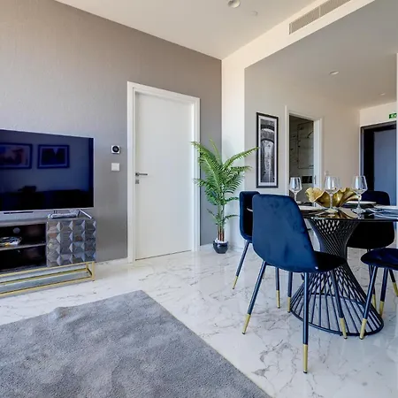 شقة Stylish Skyline Mercury Tower *