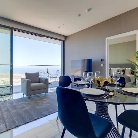 Stylish Skyline Mercury Tower Apartment San Ġiljan